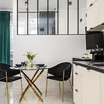 Widok Apartments Near The Palace Of Culture And Science By Sun & Snow
